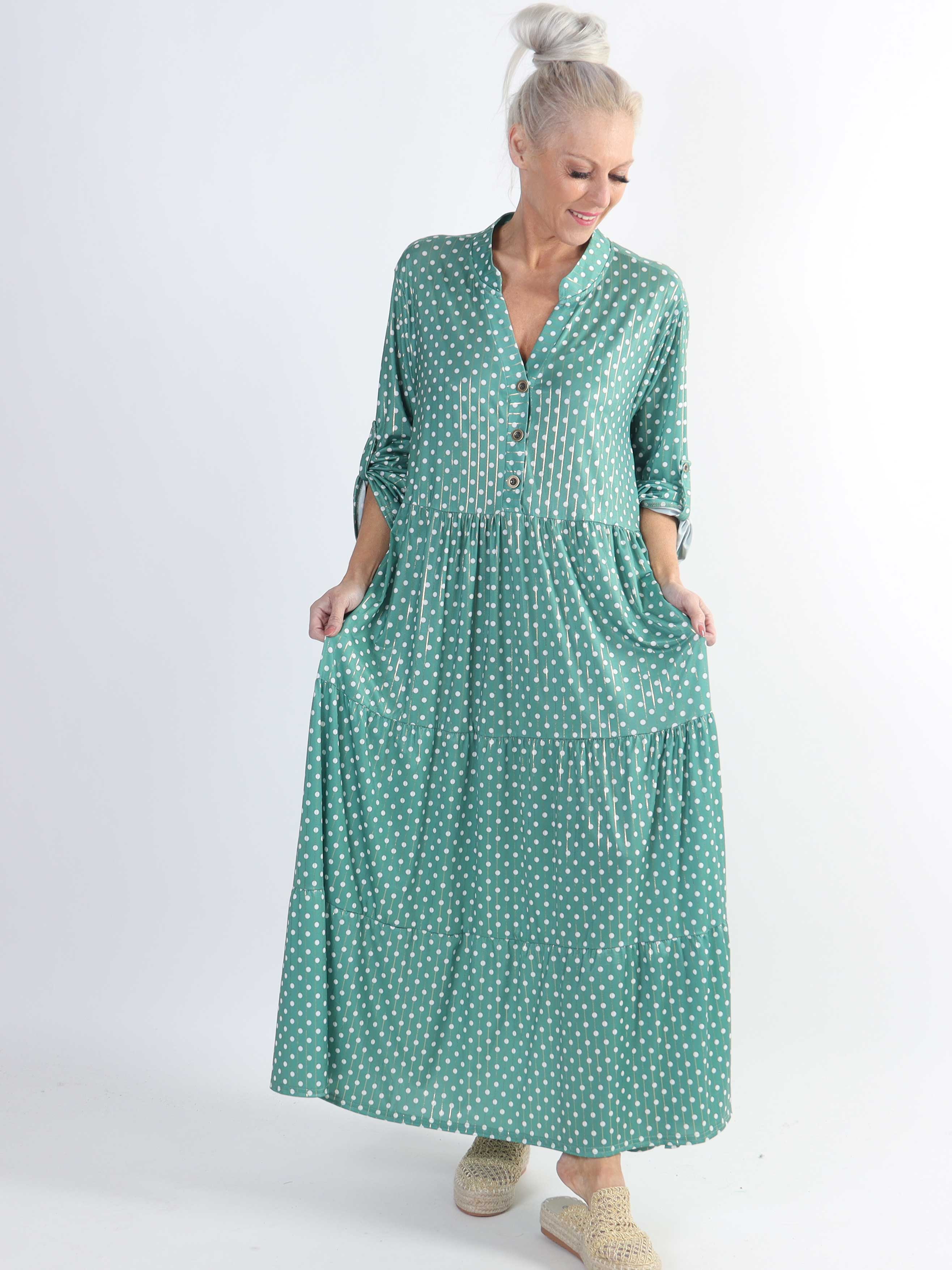 Milano Dot - Lång plus size-klänning med prickar och lager-på-lager-look